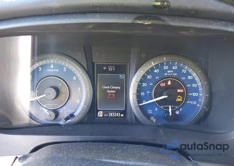 2015 Toyota Sienna Xle Premium 8 Passenger z USA, uszkodzony, nr VIN 5TDYK3DC8FS557800